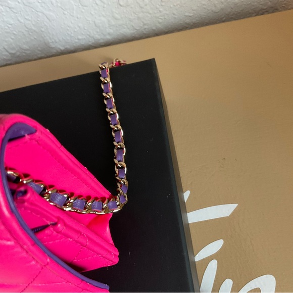 BRAND NEW CHANEL Wallet on Chain 24c - Picture 6 of 9